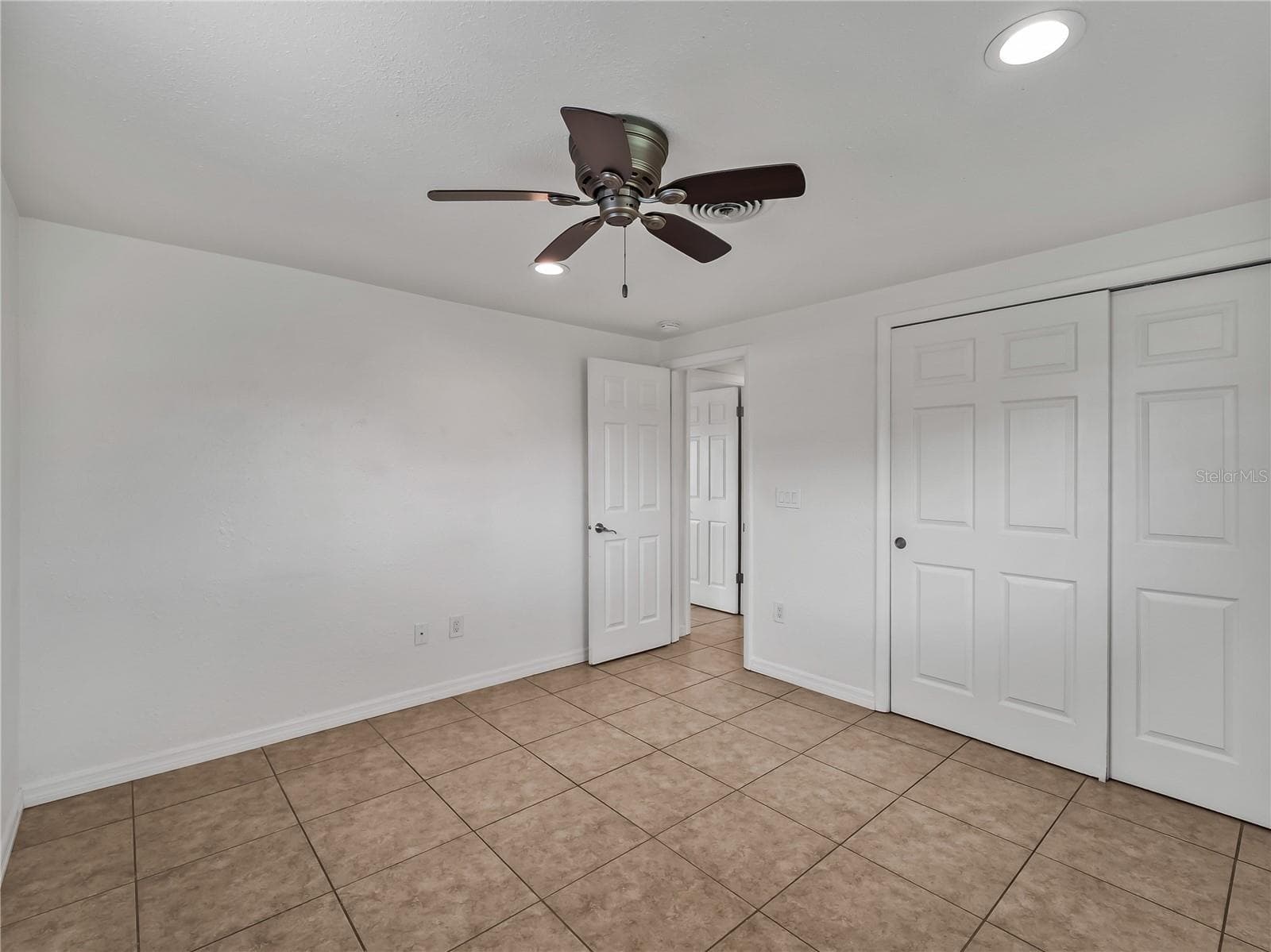 Single Family Residence at 310 GRANT RD, VENICE, photo 24 of 50