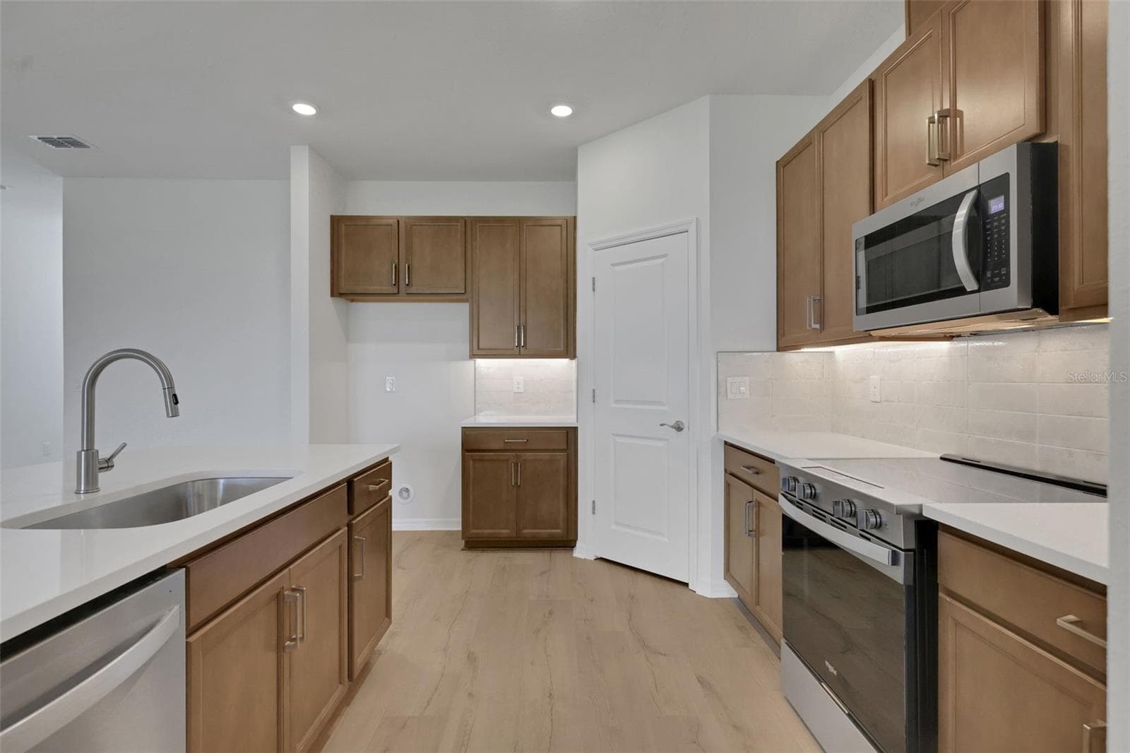 Townhouse at 7534 SEA OAK CT, PARRISH, photo 12 of 33