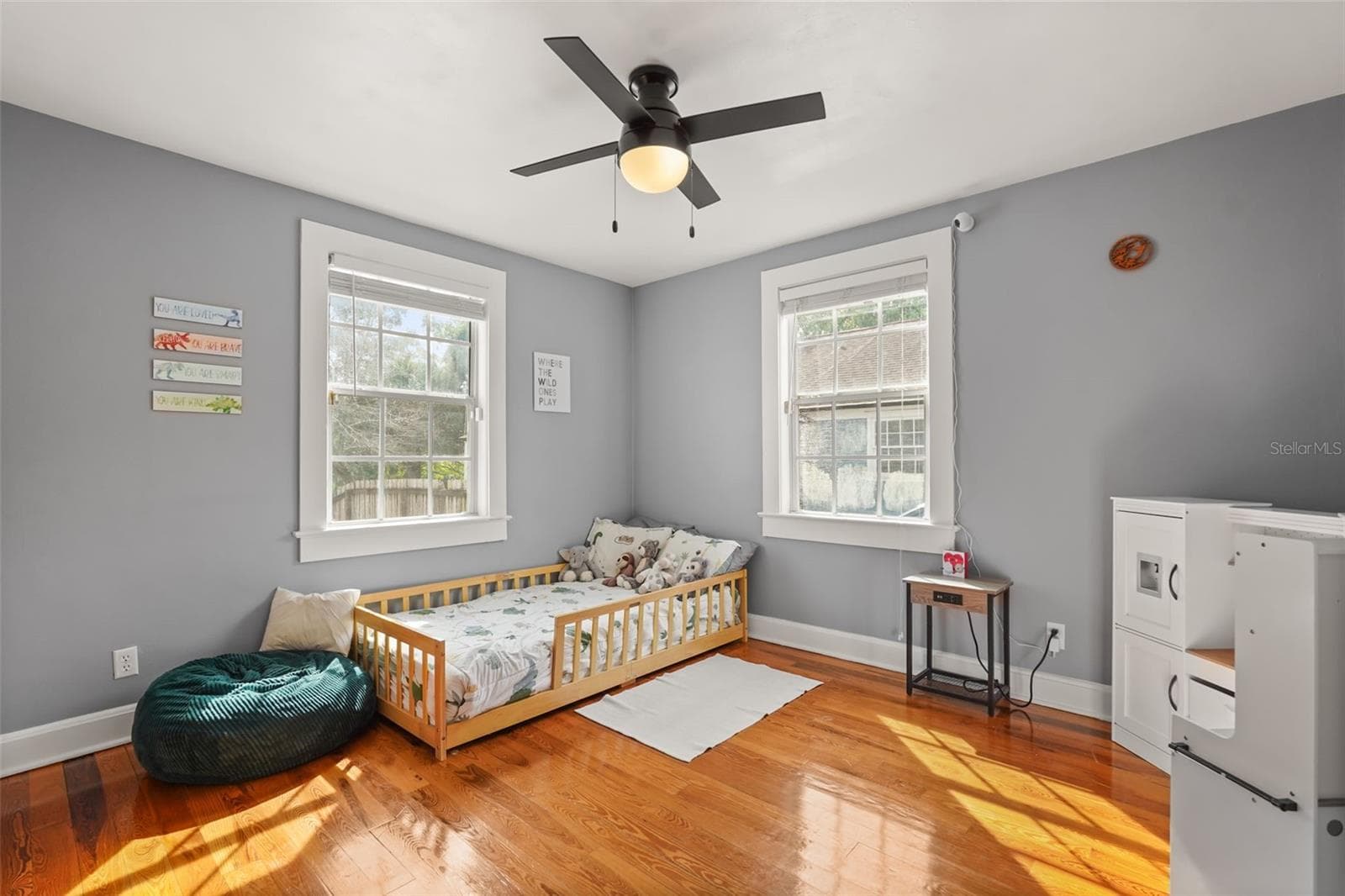 Bedroom with two windows and wood floors - 11 S LAWSONA BLVD, ORLANDO