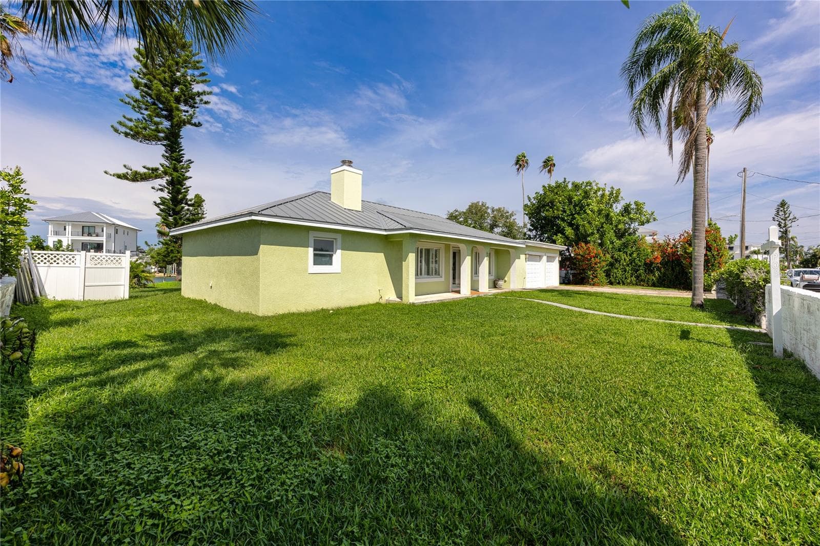 Single Family Residence at 600 NORMANDY RD, MADEIRA BEACH, photo 46 of 60