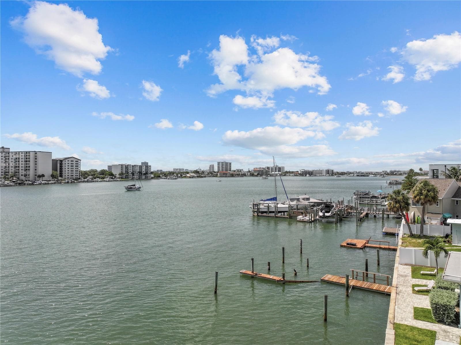 Condominium at 699 BAY ESPLANADE #302, CLEARWATER, photo 21 of 22