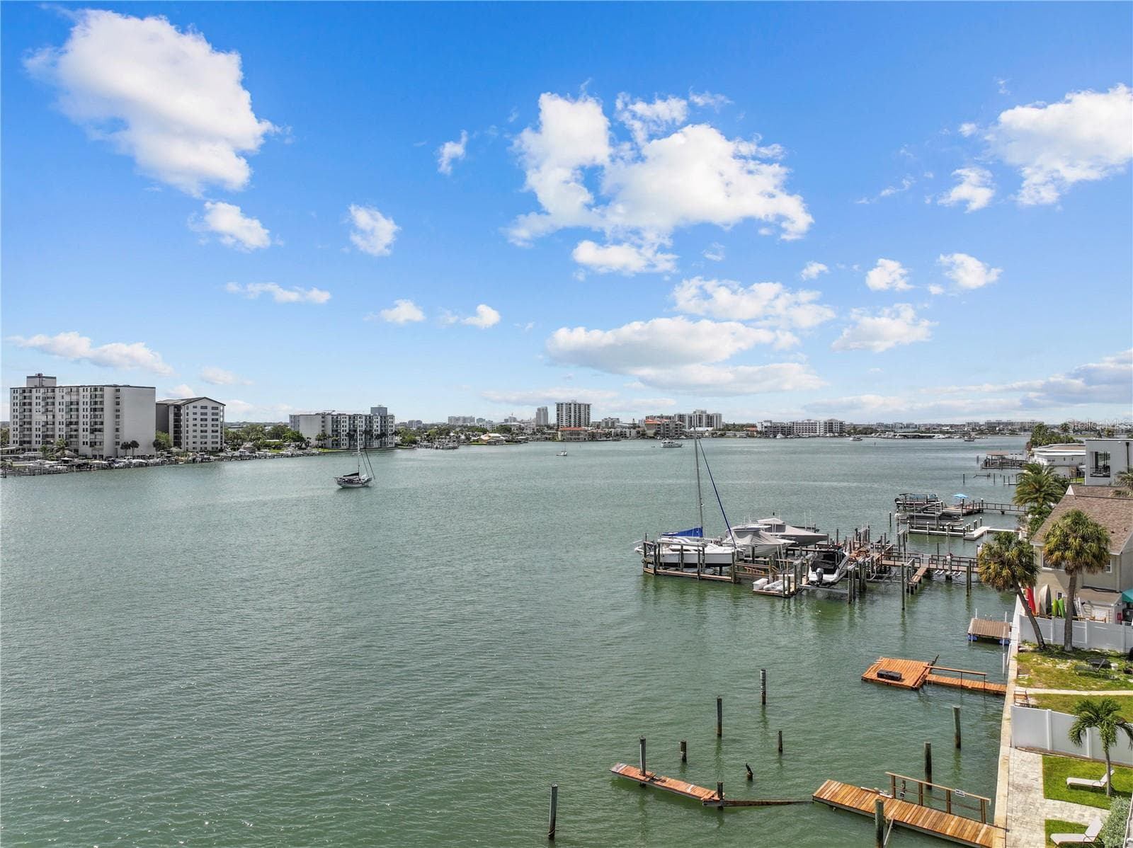 Condominium at 699 BAY ESPLANADE #401, CLEARWATER, photo 29 of 33