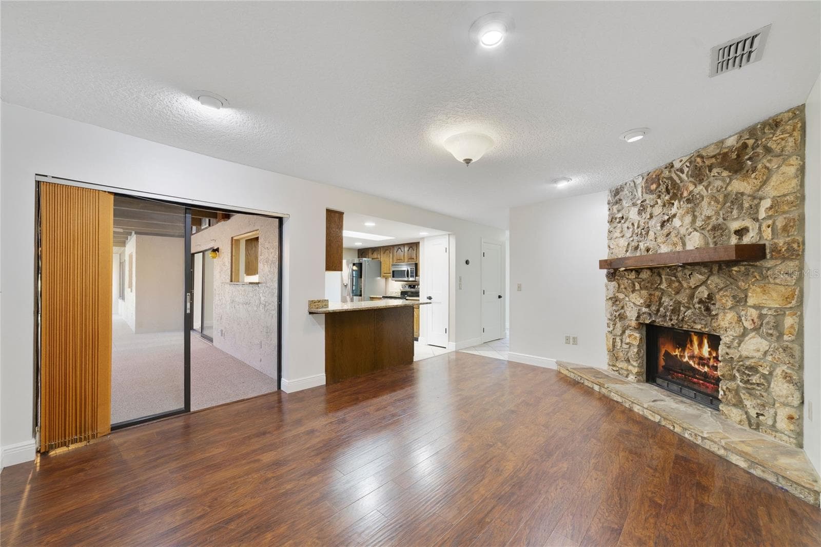 Single Family Residence at 4520 IRONSTONE CIR, ORLANDO, photo 8 of 25