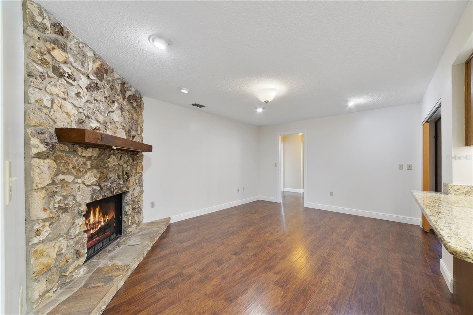 Single Family Residence at 4520 IRONSTONE CIR, ORLANDO, photo 9 of 25
