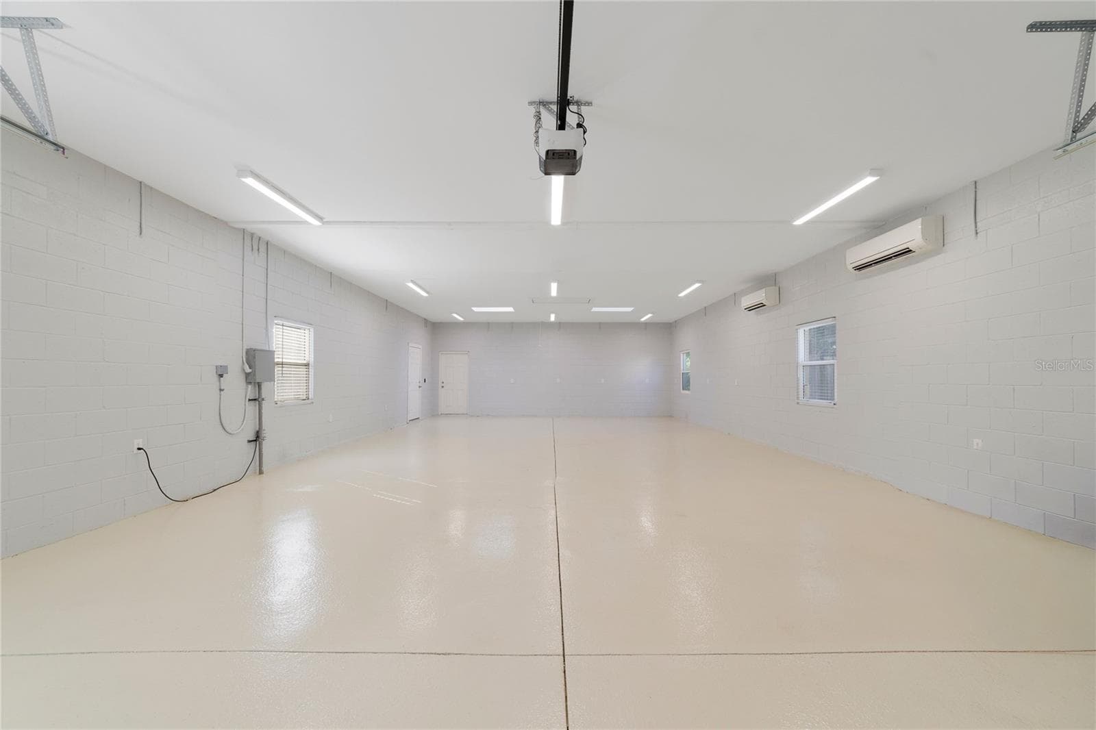 6 car garage/workshop/living space - 4520 IRONSTONE CIR, ORLANDO