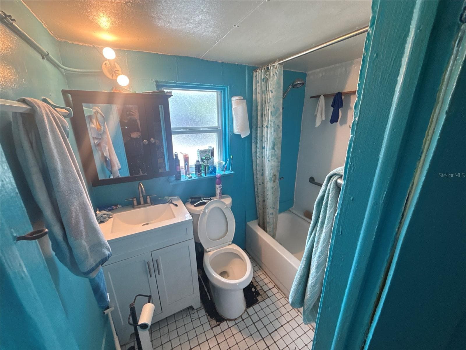 Unit C - Vacant at closing - 4422 N CLARK AVE #C, TAMPA