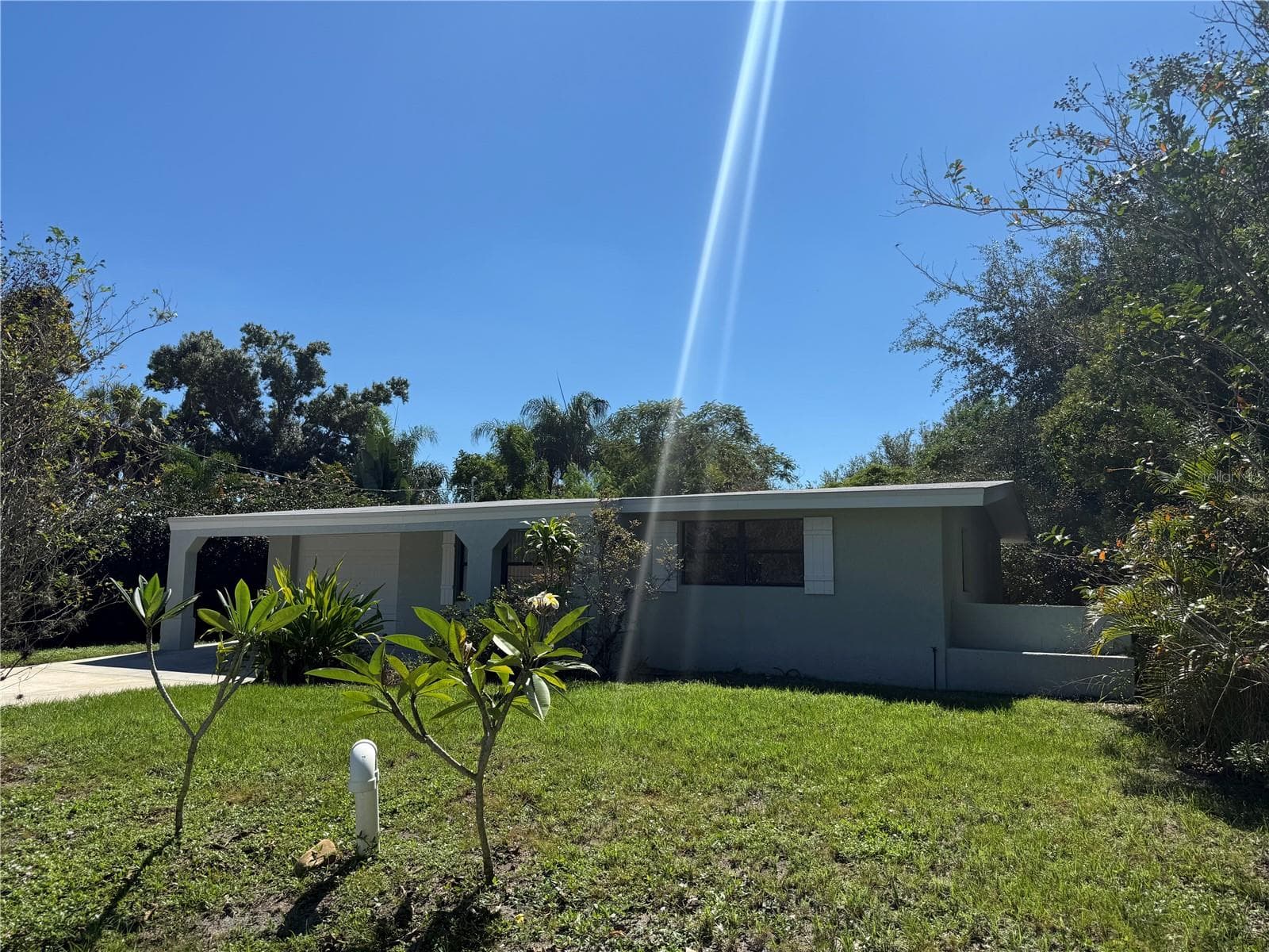 Front - 4702 CRONIN DR, SARASOTA