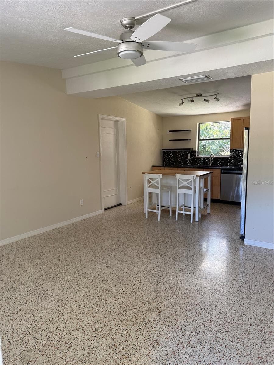 Living Room - 4702 CRONIN DR, SARASOTA