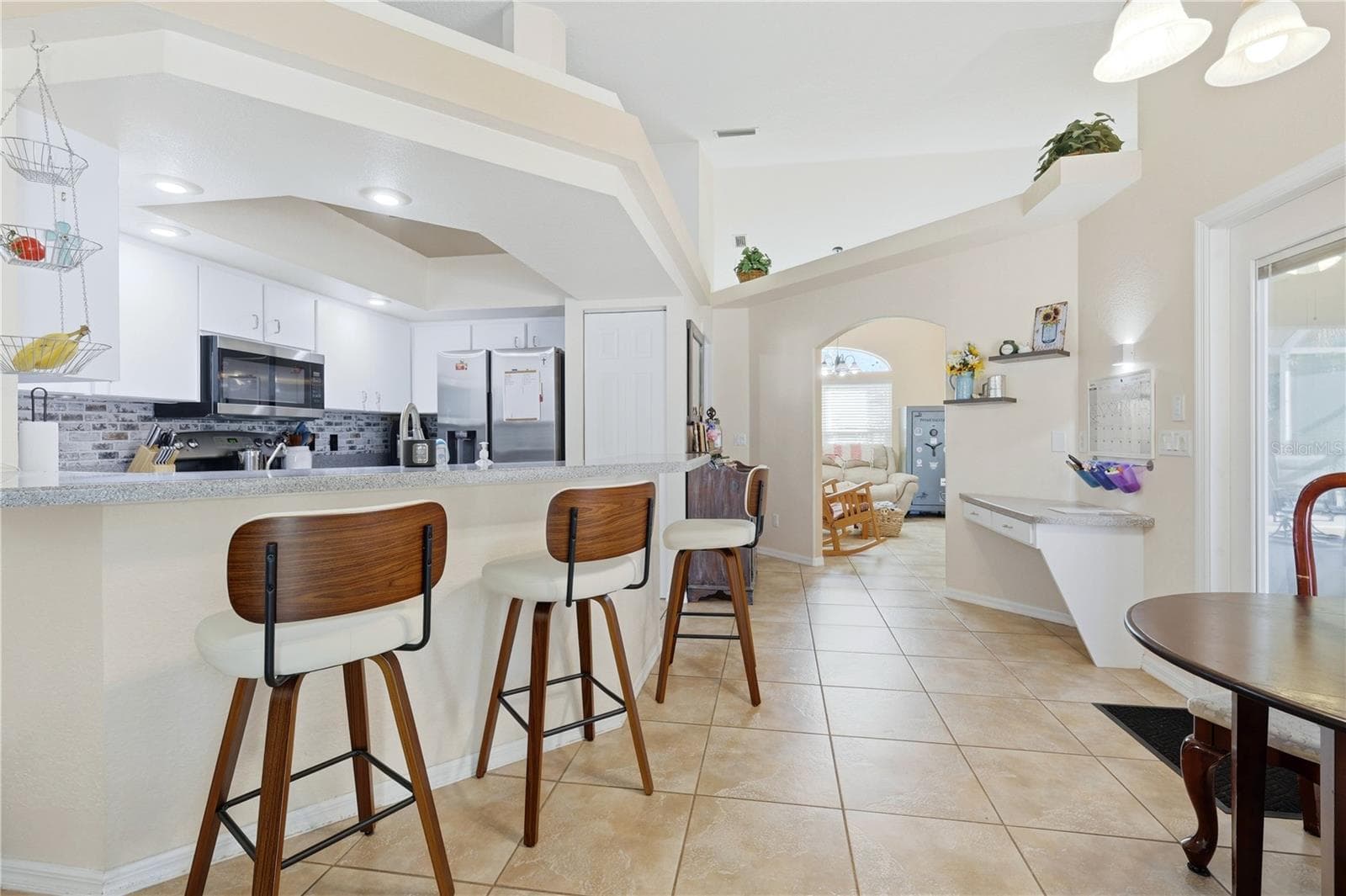 Breakfast bar - 4732 FLINT DR, NORTH PORT