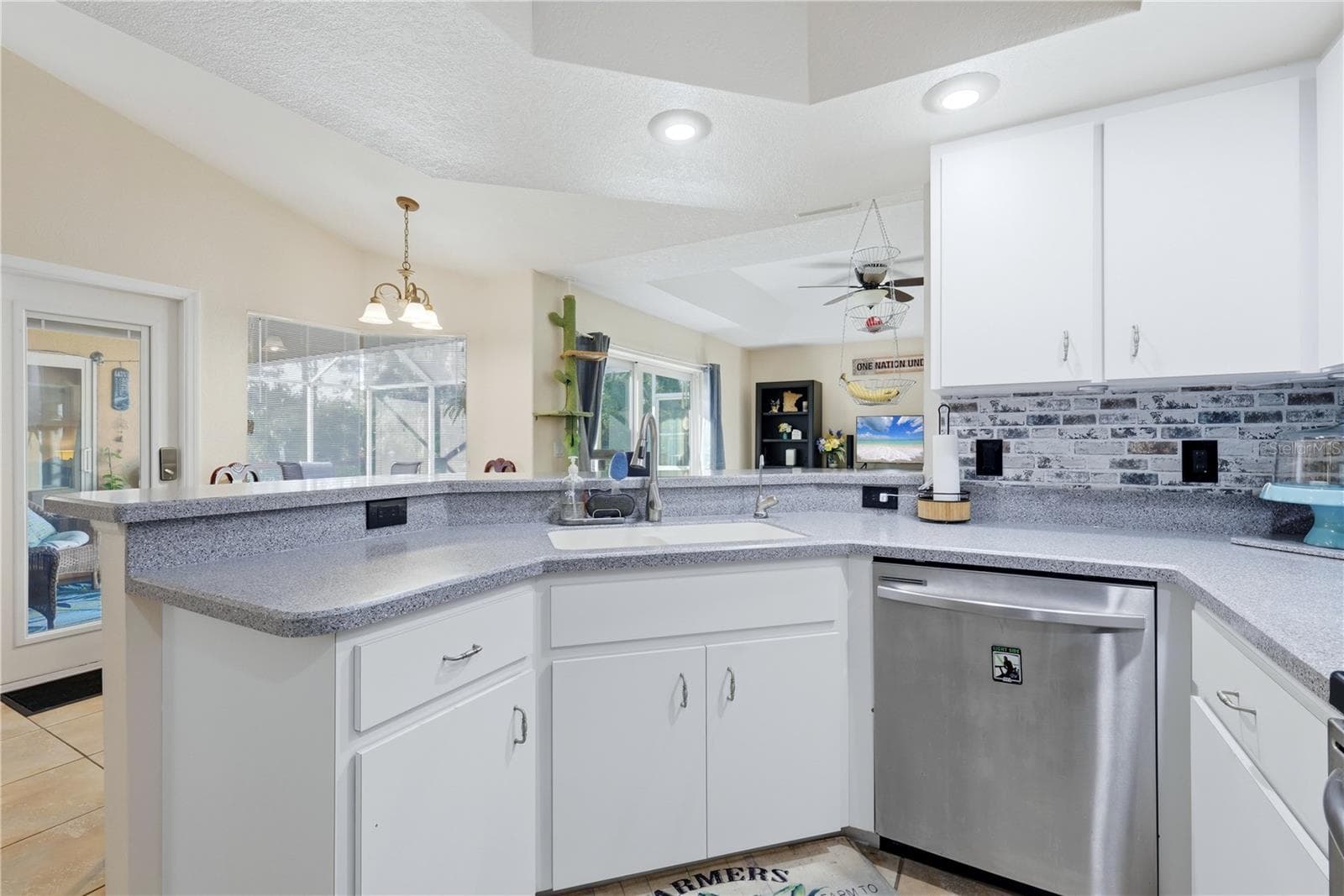 Kitchen - 4732 FLINT DR, NORTH PORT