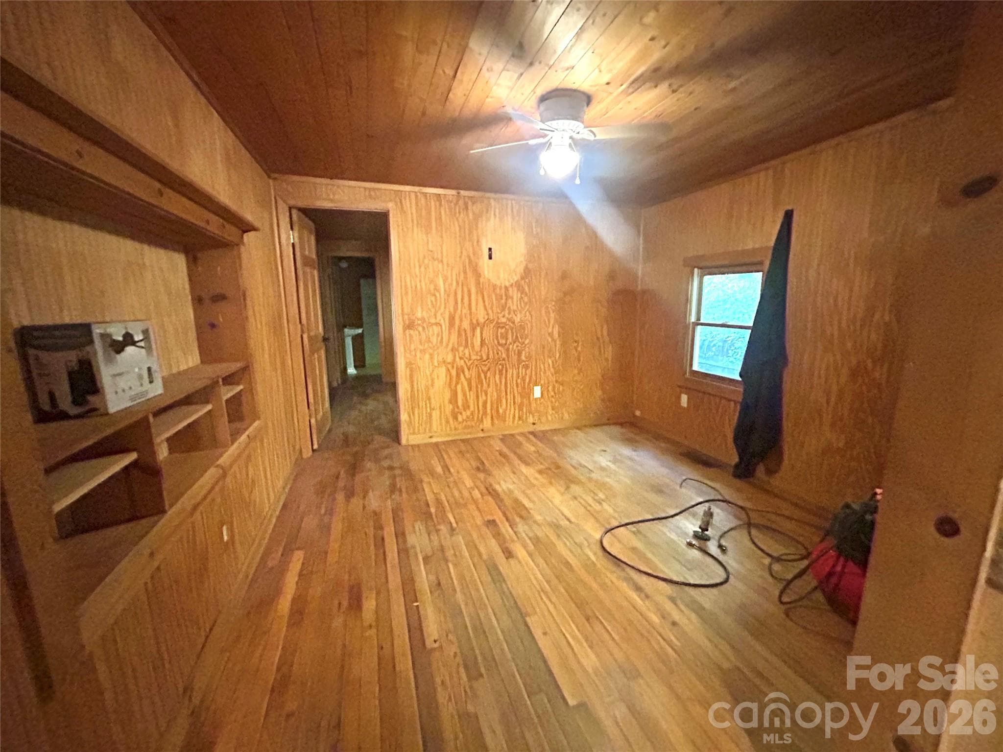 Room 1 - 217 Sandalwood Road, Whittier