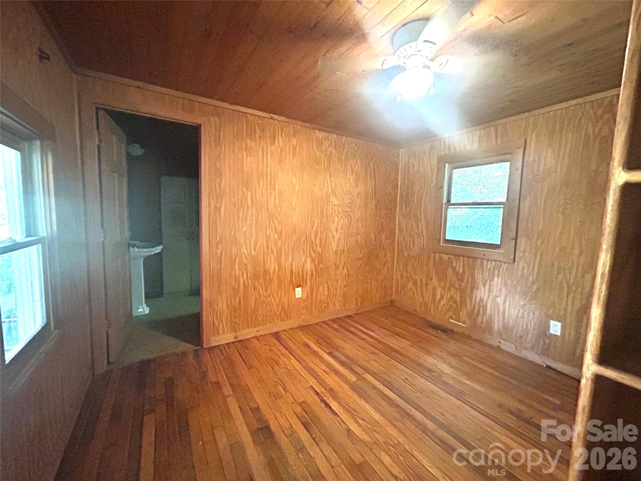 Room 2 - 217 Sandalwood Road, Whittier