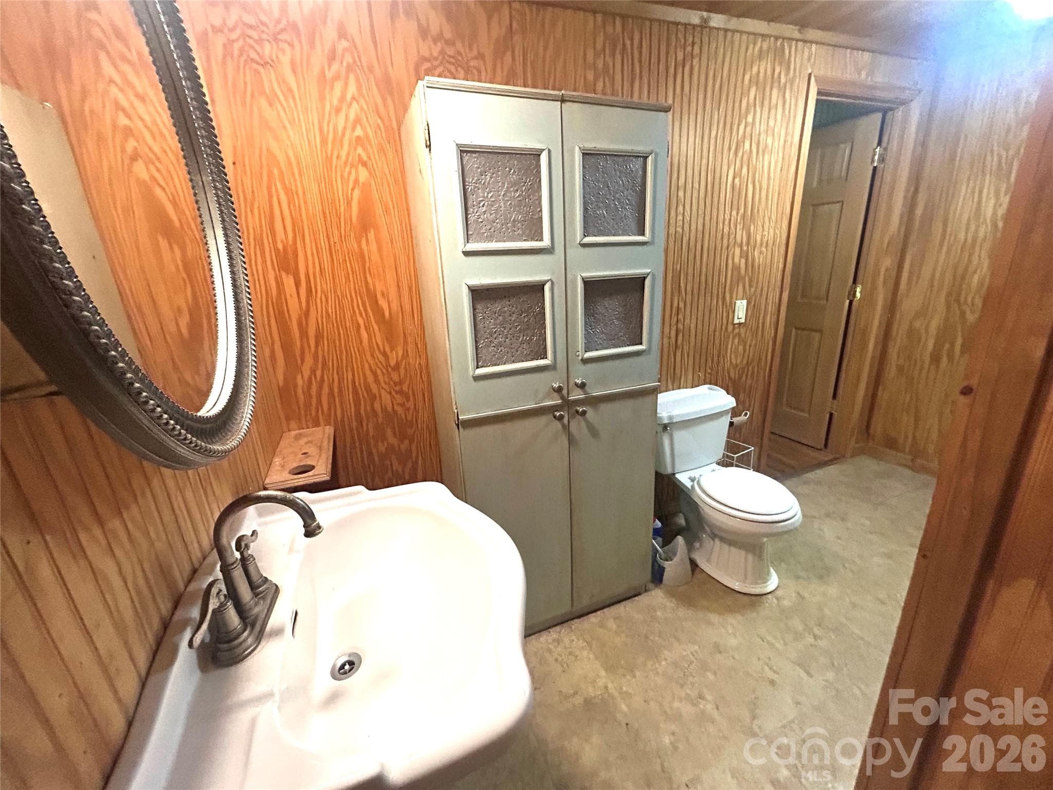 Full Bathroom - 217 Sandalwood Road, Whittier