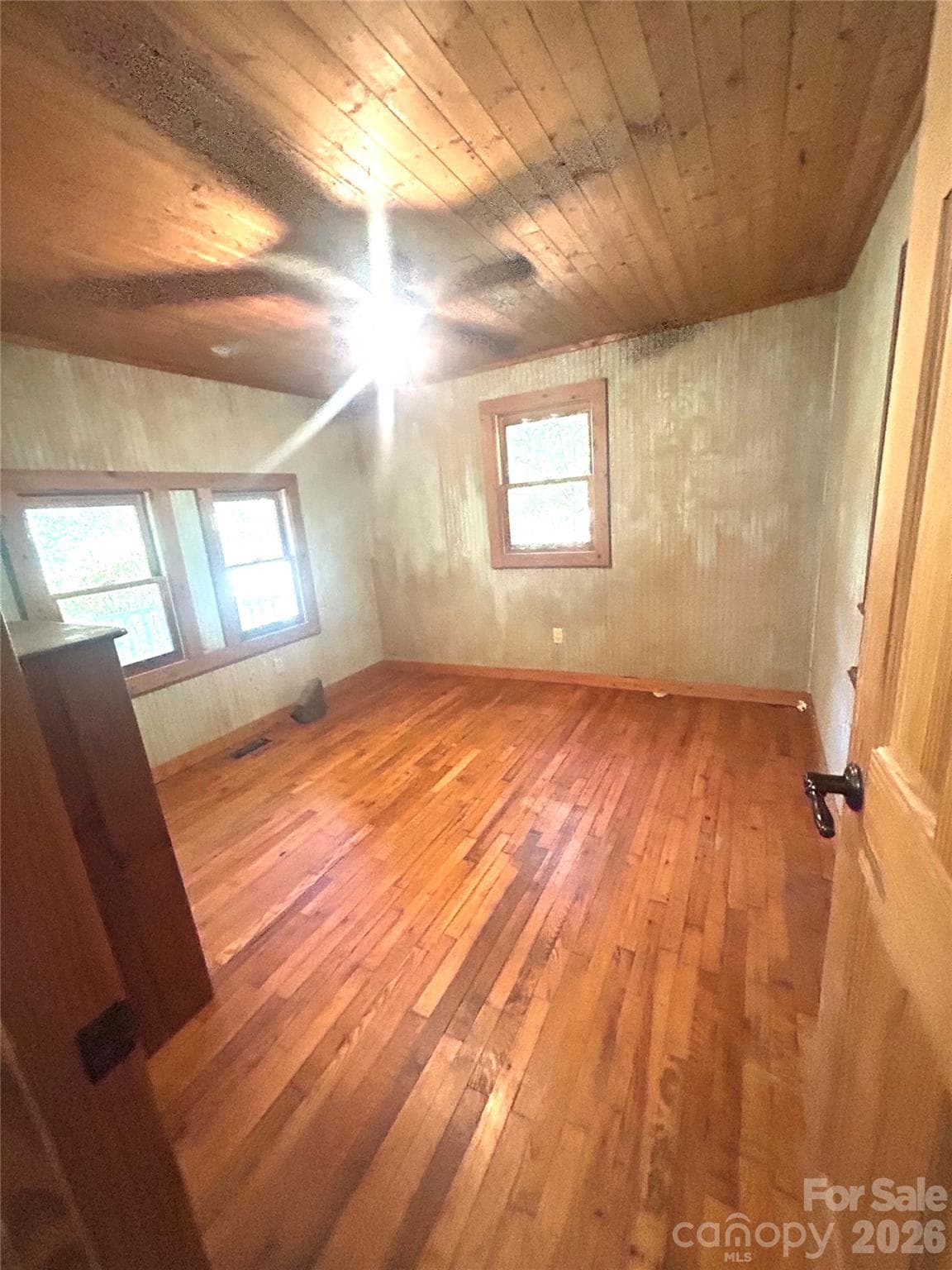 Room3 - 217 Sandalwood Road, Whittier