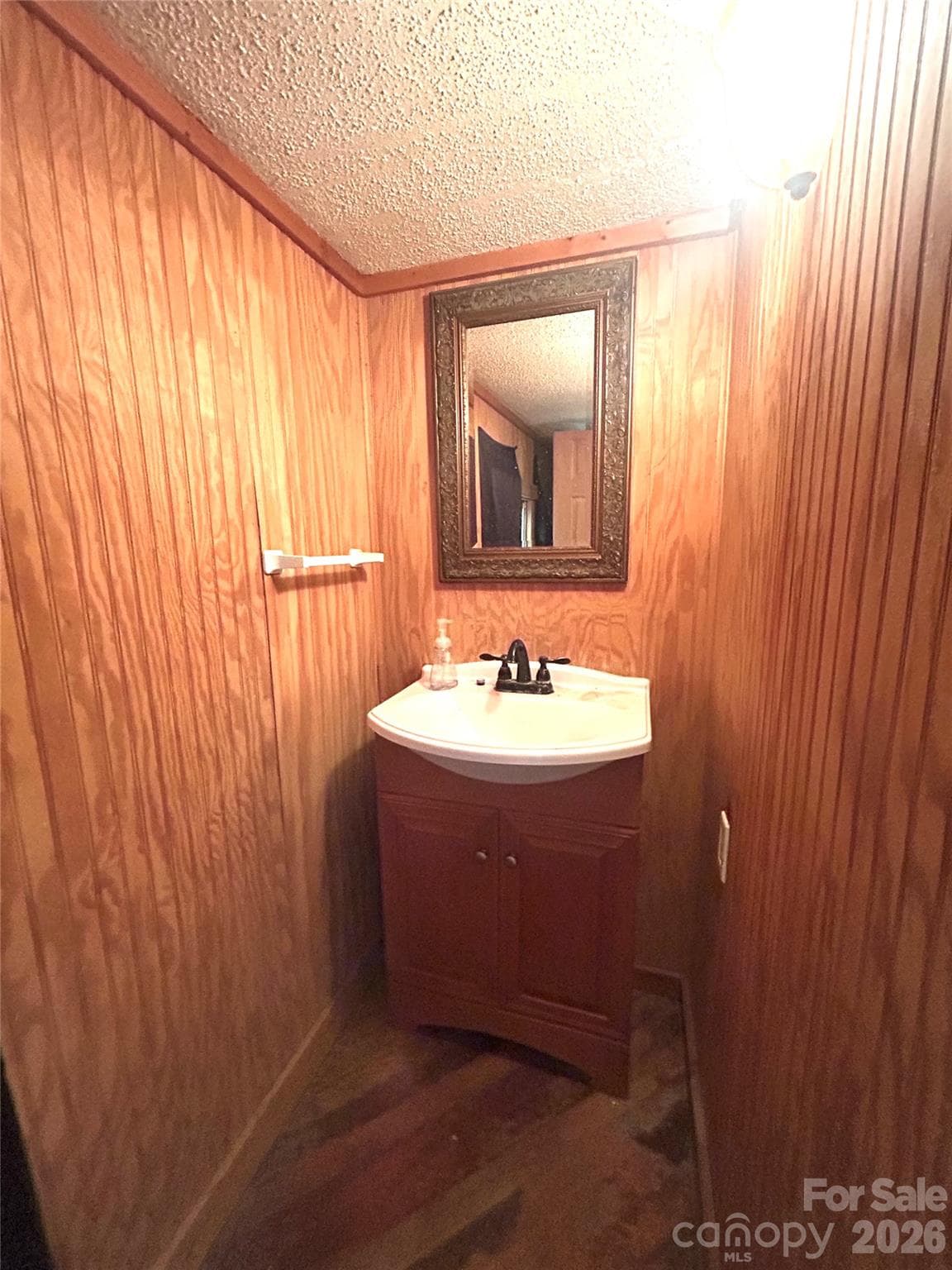 1/2 bath - 217 Sandalwood Road, Whittier