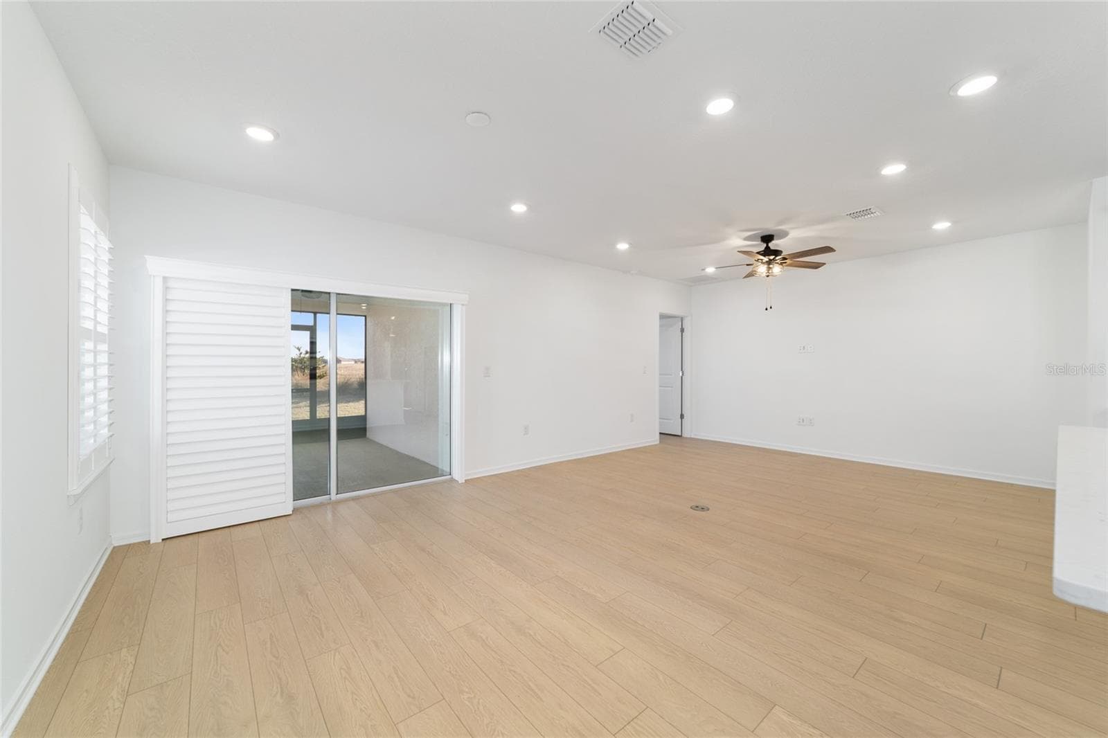 Single Family Residence at 5543 SW 85TH AVENUE RD, OCALA, photo 6 of 63