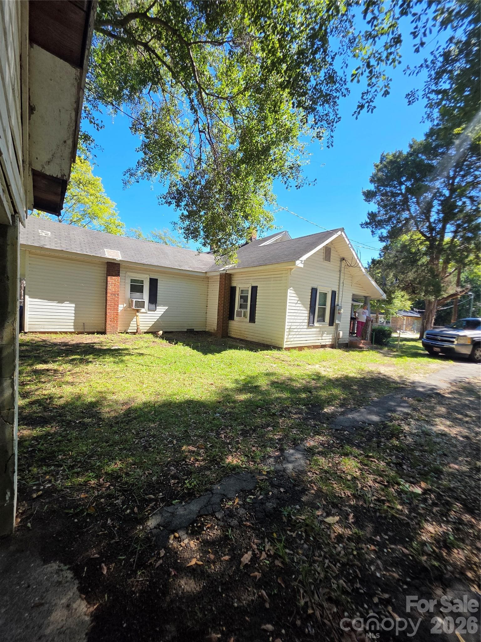 Single Family Residence at 224 Godfrey Street, Cheraw, photo 5 of 14