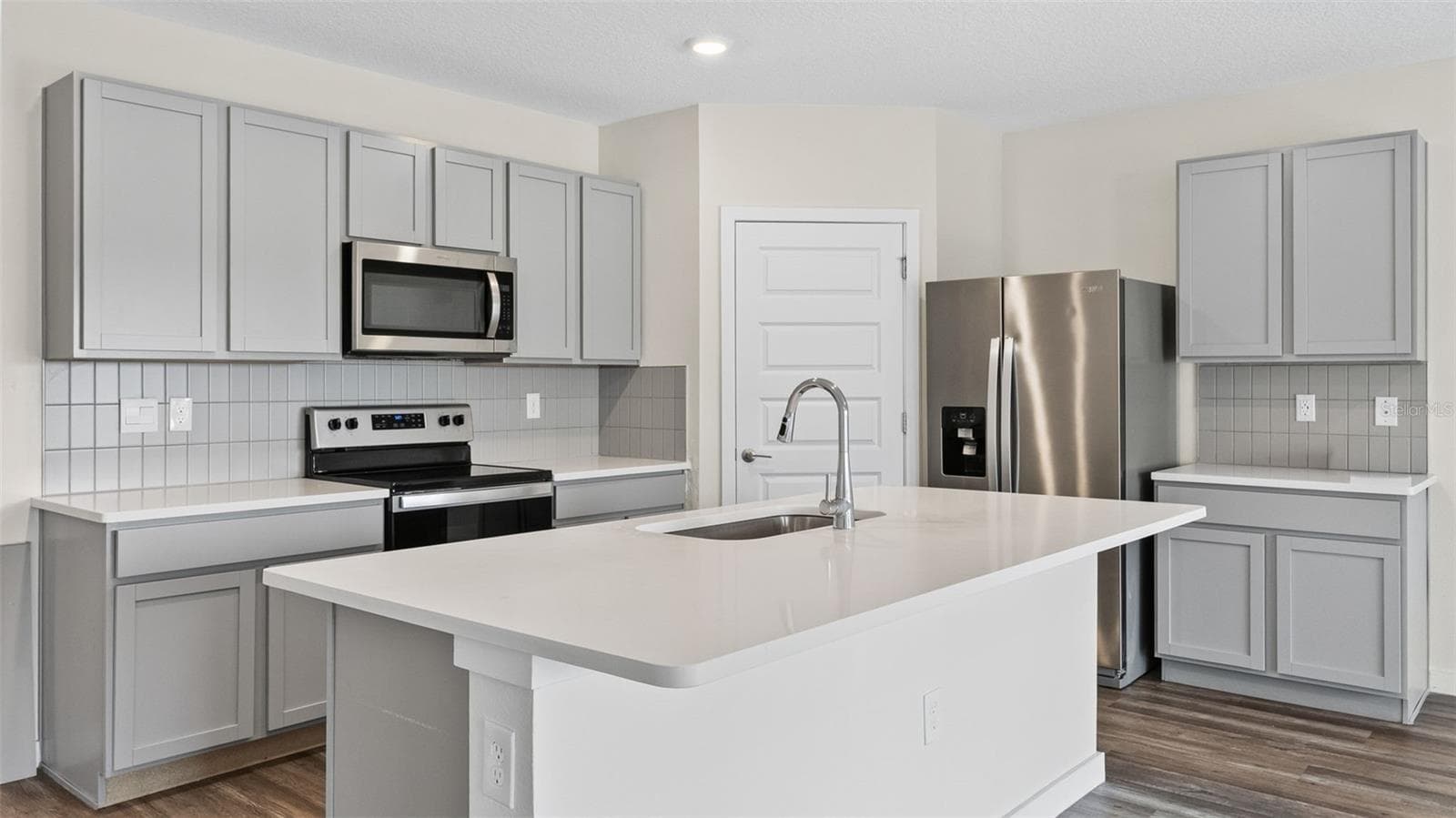 Single Family Residence at 31938 TREASURE DOCK ISLE, WESLEY CHAPEL, photo 8 of 58