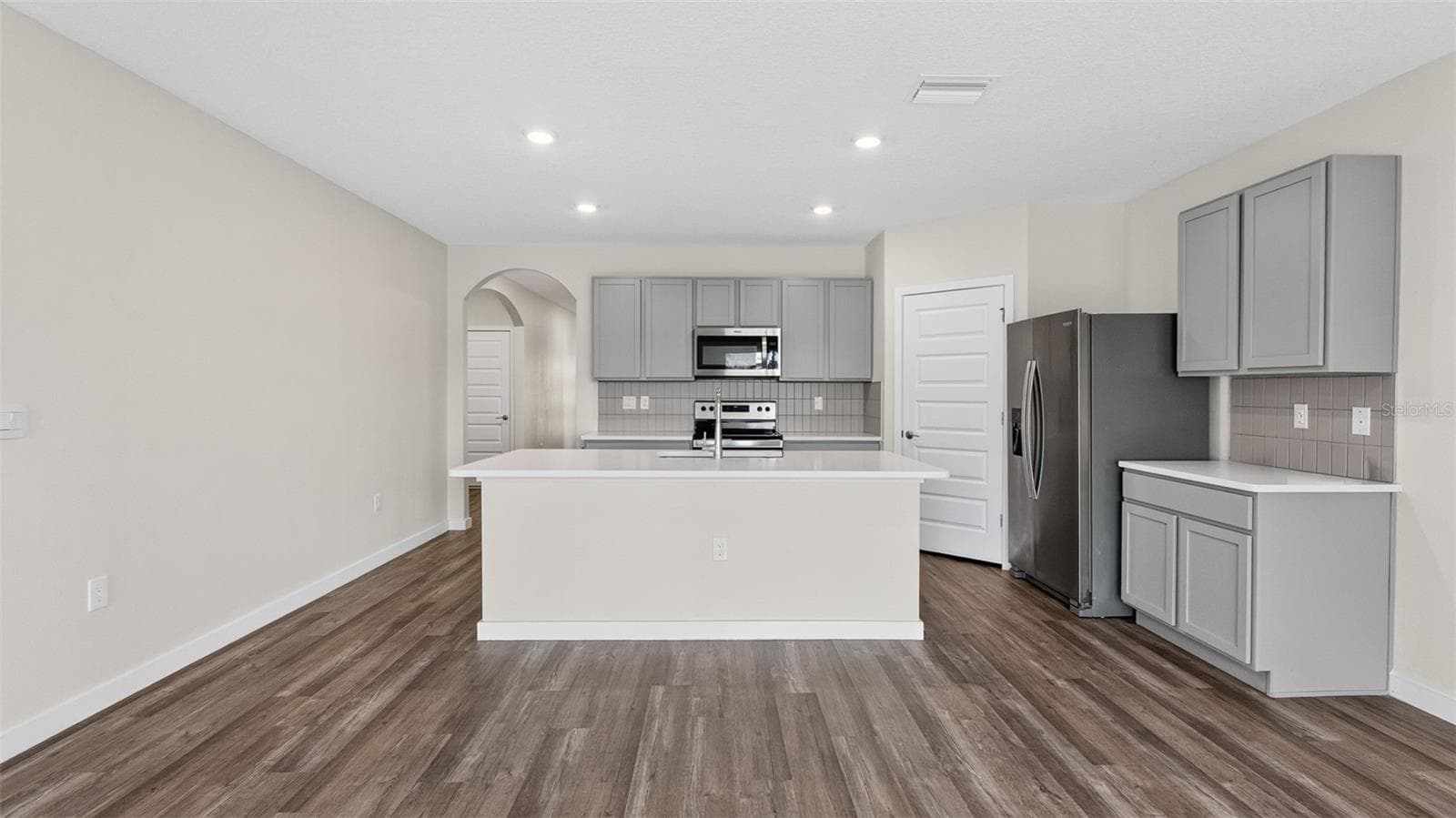 Single Family Residence at 31938 TREASURE DOCK ISLE, WESLEY CHAPEL, photo 9 of 58