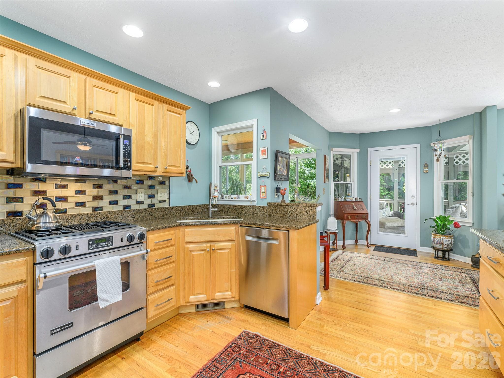 Single Family Residence at 130 Olds Trail, Hendersonville, photo 14 of 48