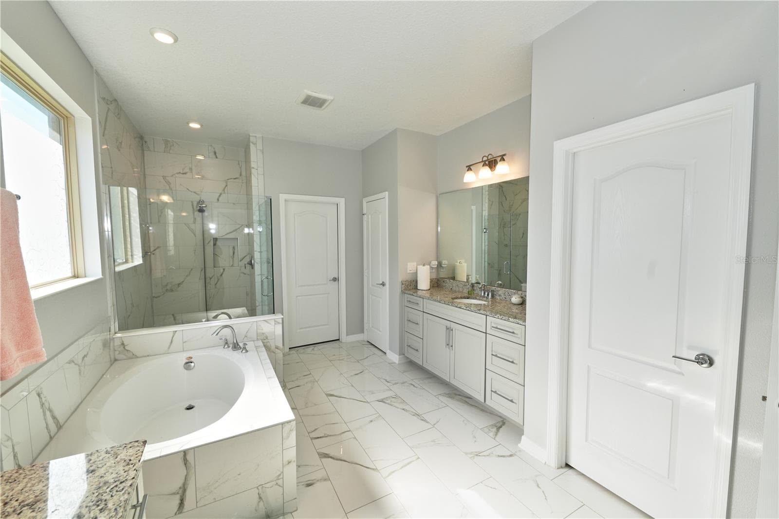 Single Family Residence at 17329 HICKORY WIND DR, CLERMONT, photo 33 of 75