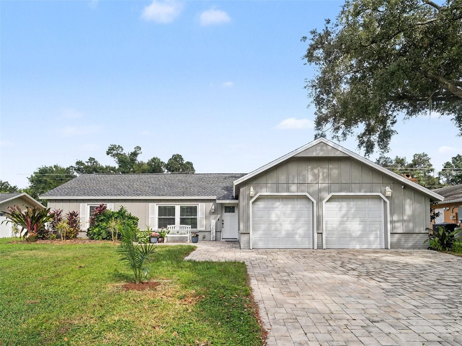 3 Bedrooms, 2 Baths, 1,336 SqFt - 4333 CHARING CROSS RD, SARASOTA