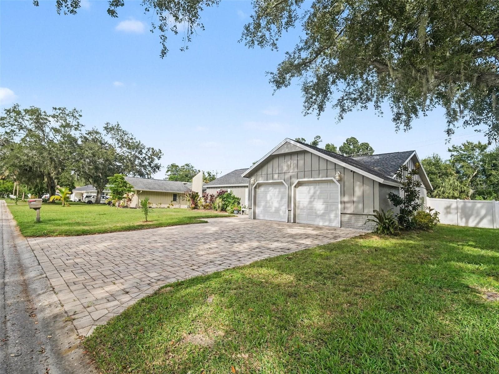 Single Family Residence at 4333 CHARING CROSS RD, SARASOTA, photo 4 of 41