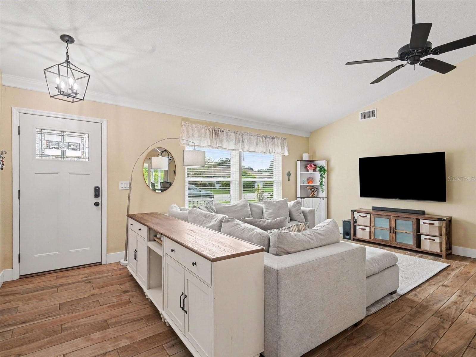 Entry and Living Room - 4333 CHARING CROSS RD, SARASOTA