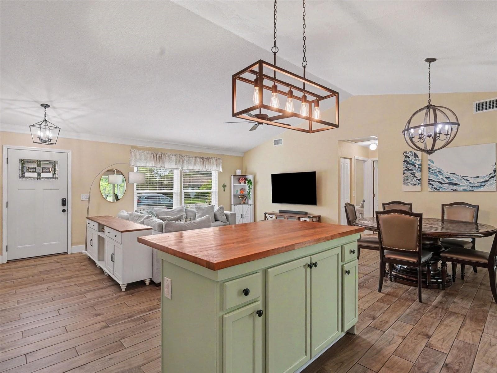 Kitchen opens to dining and living - 4333 CHARING CROSS RD, SARASOTA