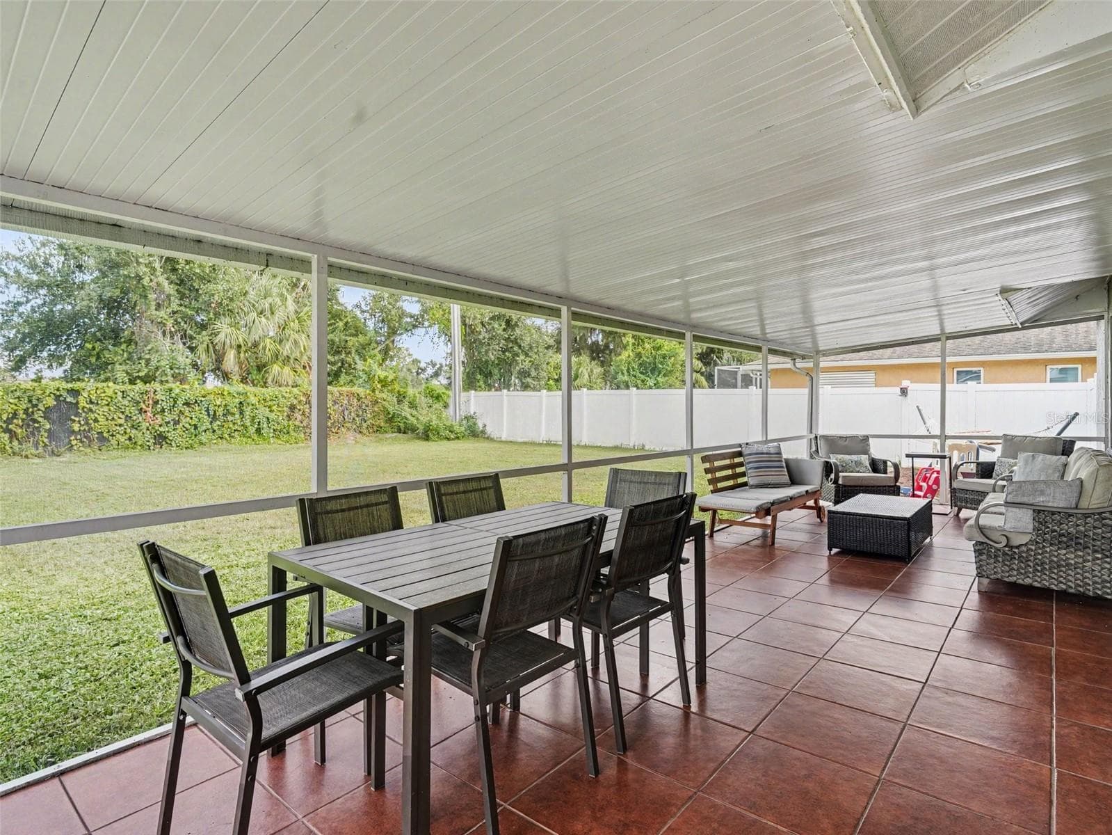 Lanai - 4333 CHARING CROSS RD, SARASOTA