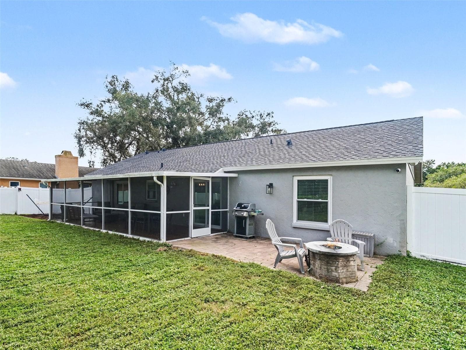 Backyard with Firepit - 4333 CHARING CROSS RD, SARASOTA
