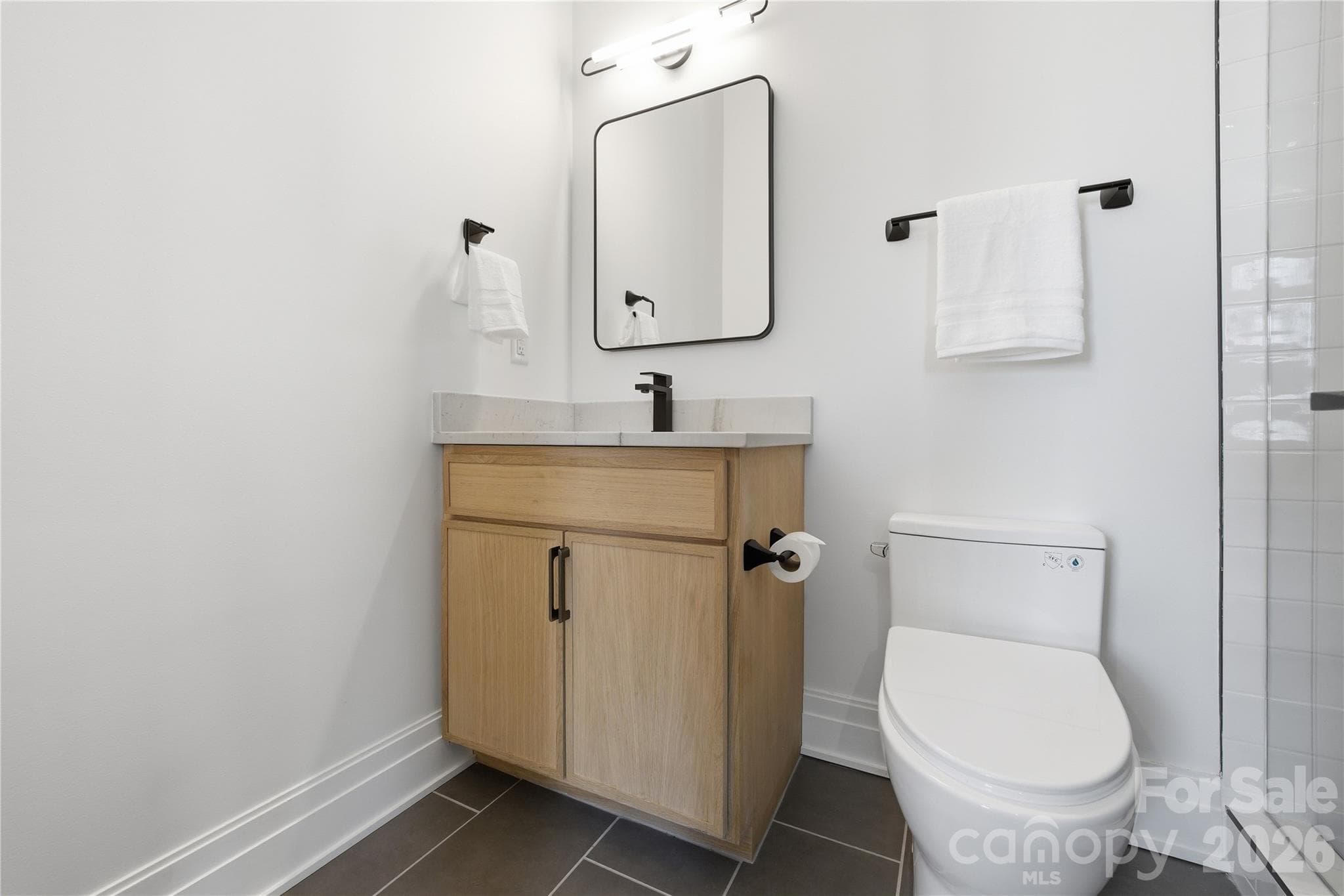 Full Bath - 1423 S Wendover Road, Charlotte