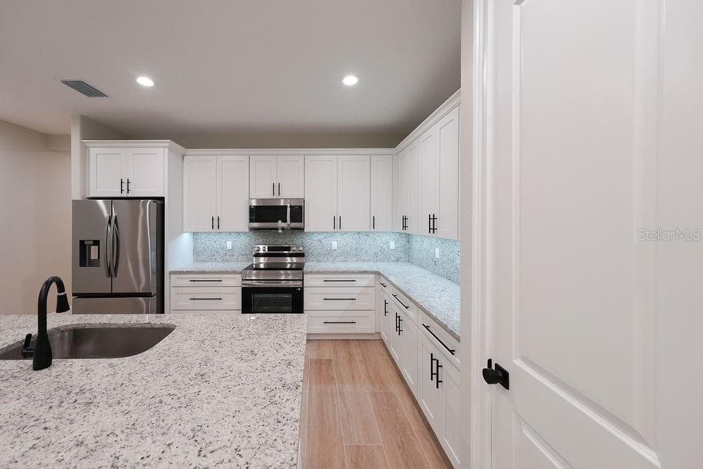 Single Family Residence at 13909 SE 53RD TER, SUMMERFIELD, photo 21 of 47