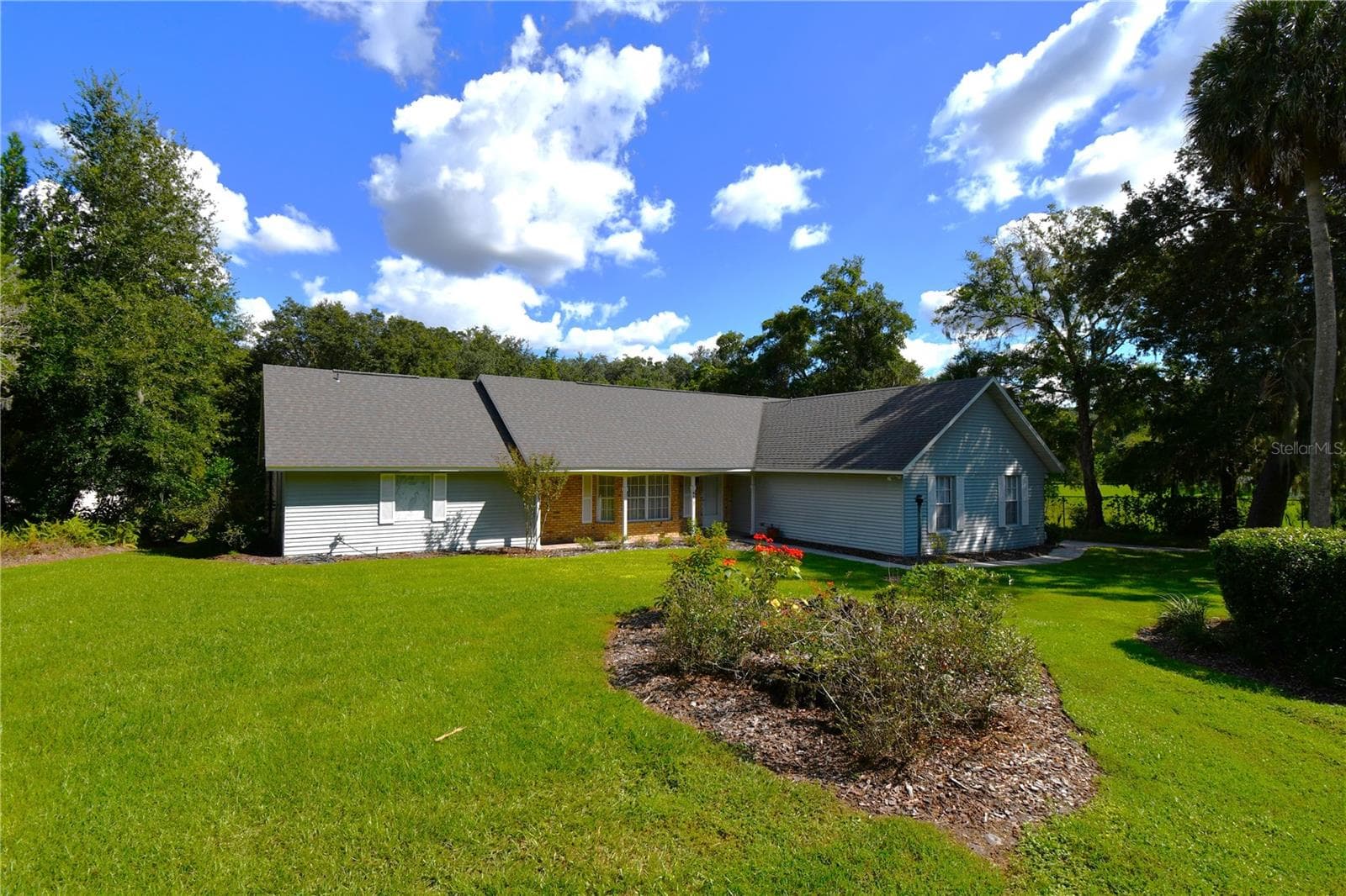 611 OLD EUSTIS RD
