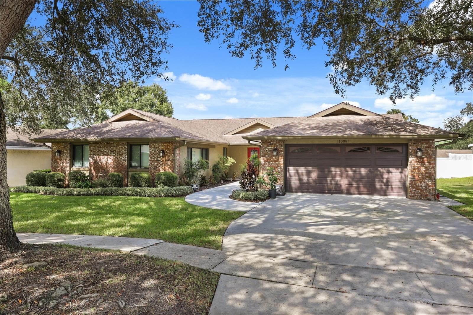 1008 FOREST CIR