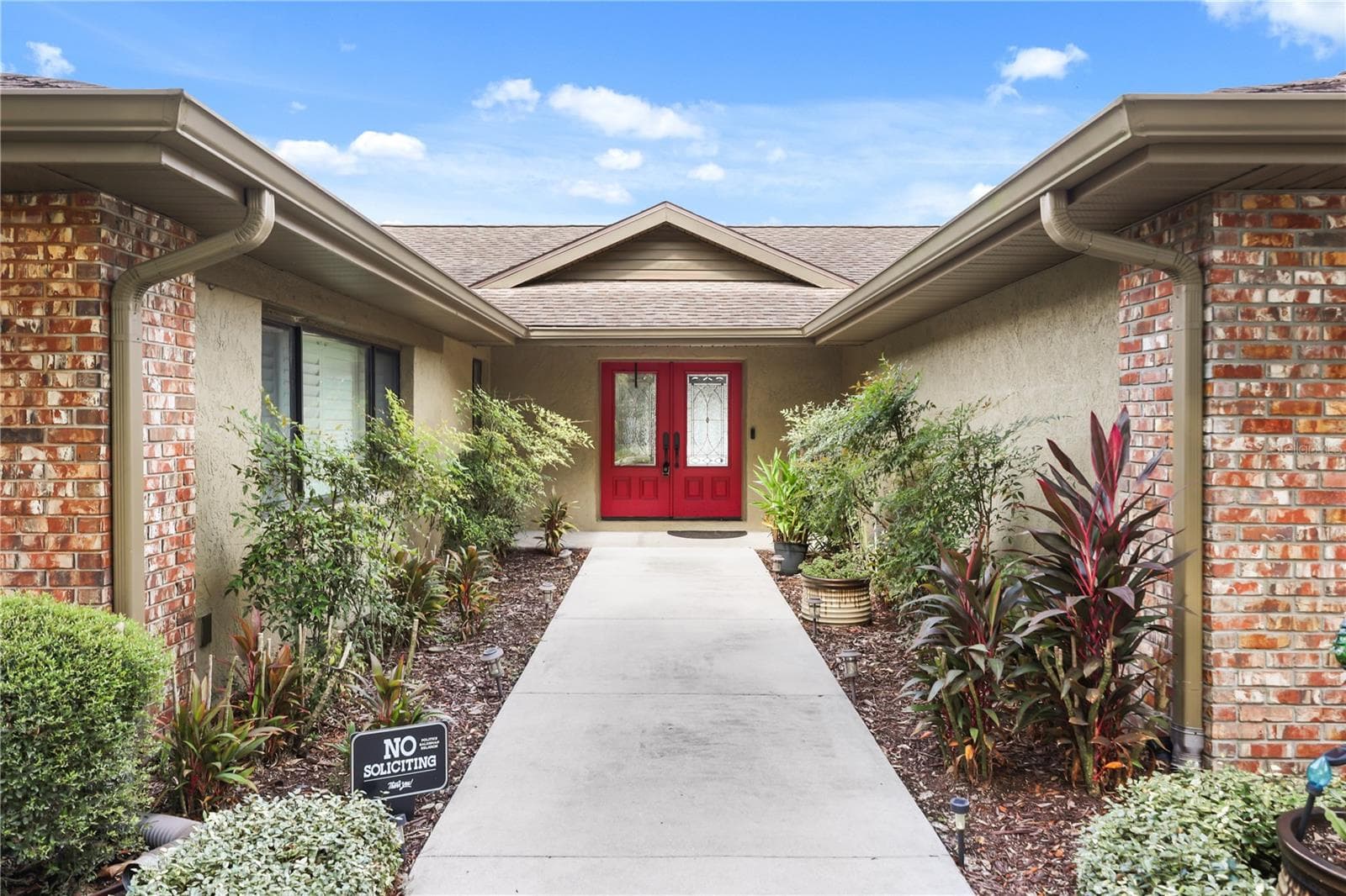 Single Family Residence at 1008 FOREST CIR, WINTER SPRINGS, photo 3 of 37