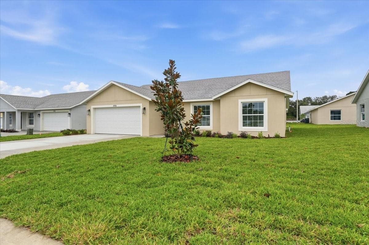 Single Family Residence at 5976 CORMORANT CT, LAKELAND, photo 2 of 13