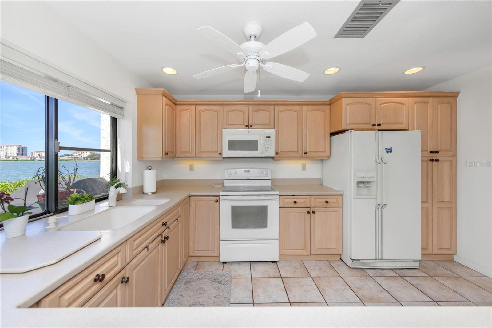 Condominium at 5650 ESCONDIDA BLVD S, ST PETERSBURG, photo 19 of 49