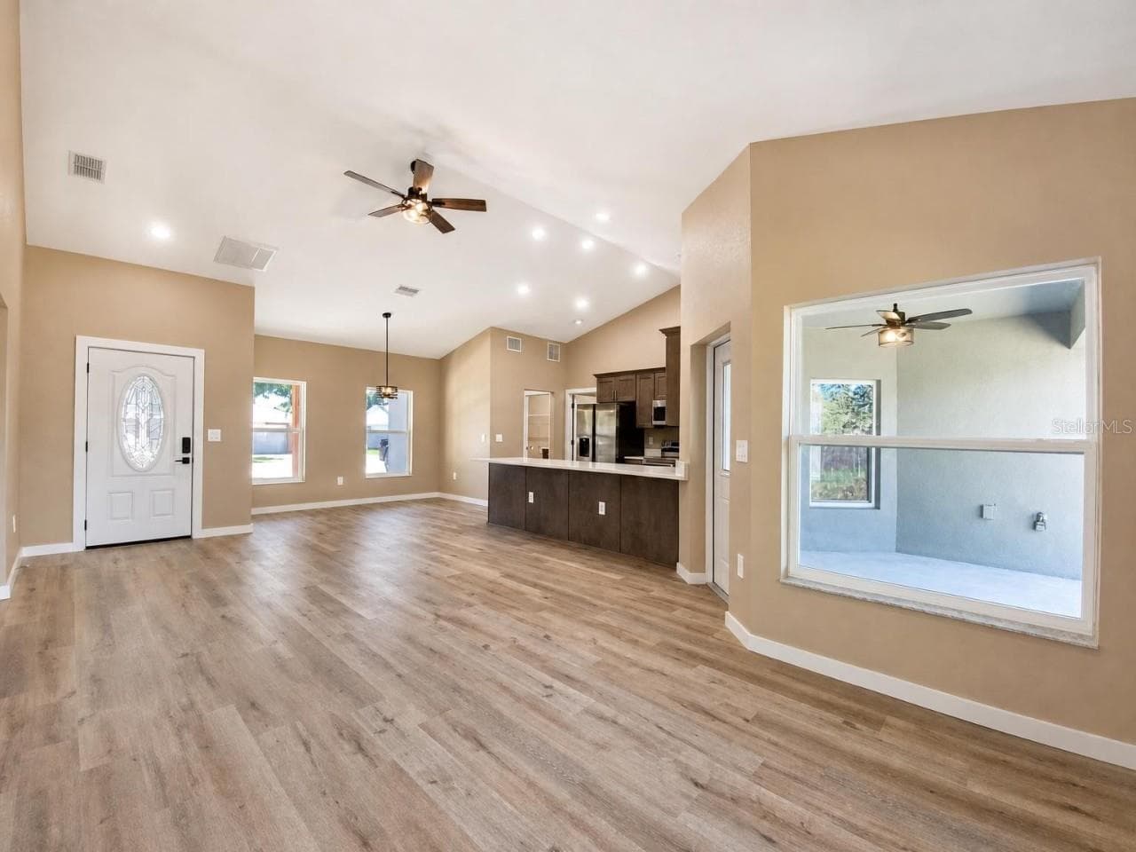 Single Family Residence at 415 ELLERBE WAY, LAKELAND, photo 3 of 31