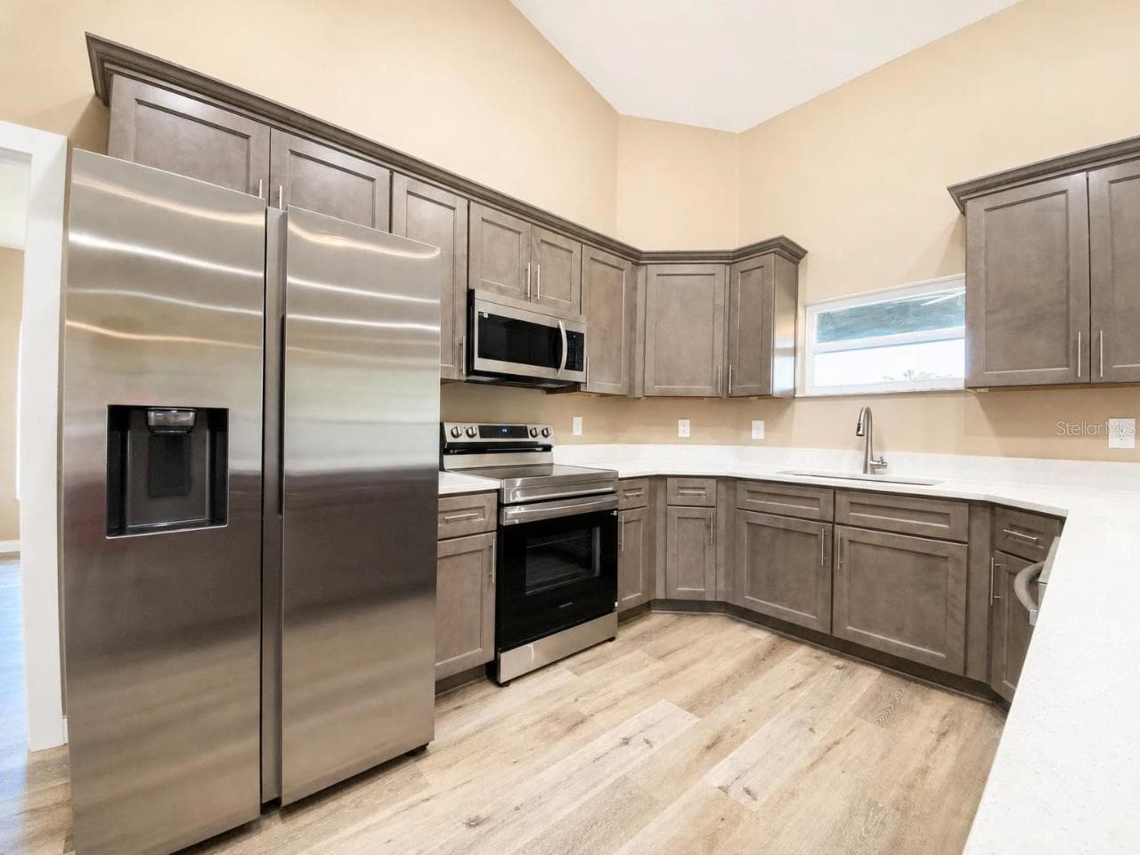 Single Family Residence at 415 ELLERBE WAY, LAKELAND, photo 8 of 31