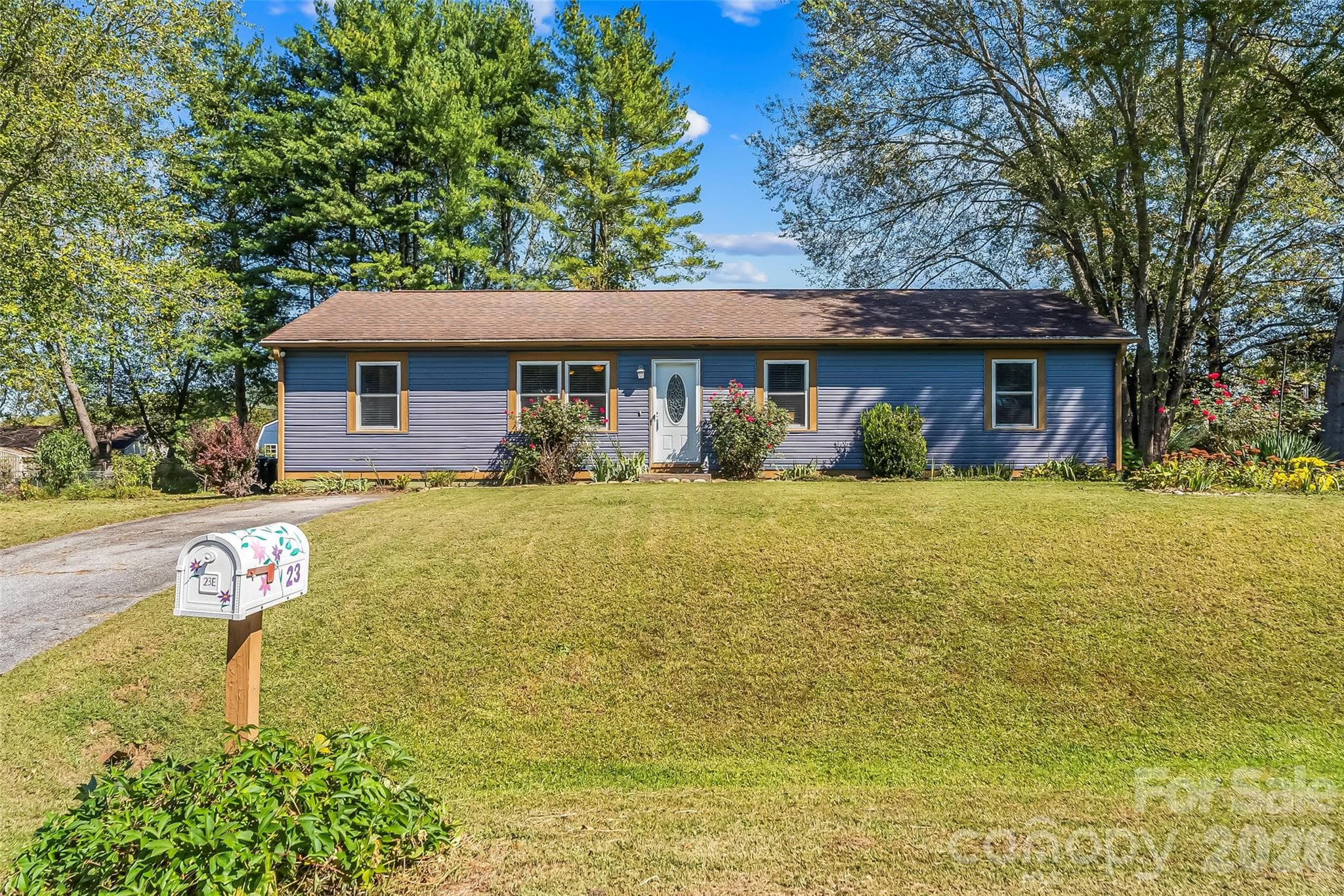 23 E Silverleaf Drive