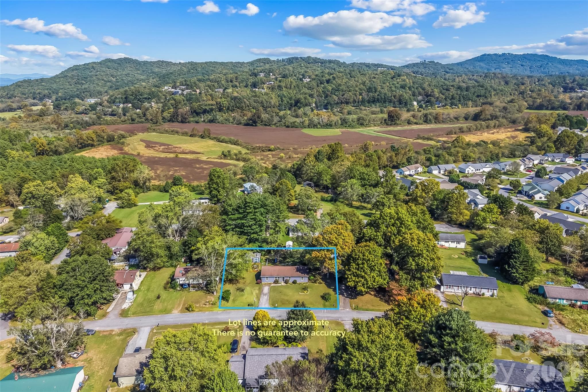 Single Family Residence at 23 E Silverleaf Drive, Hendersonville, photo 26 of 29
