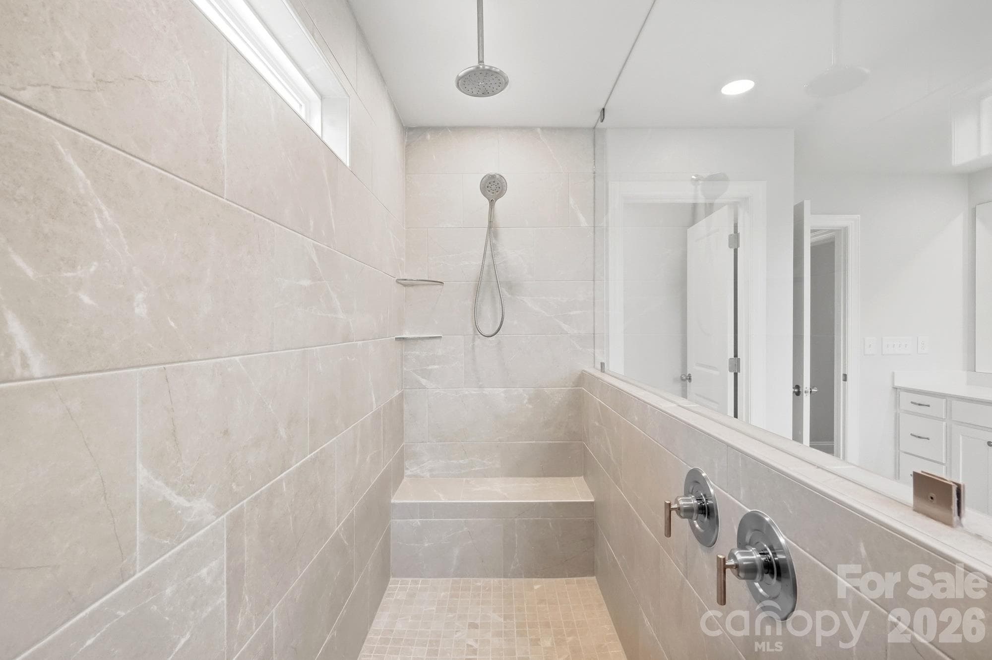 Spa Shower - 2517 Mabel Lane, Monroe