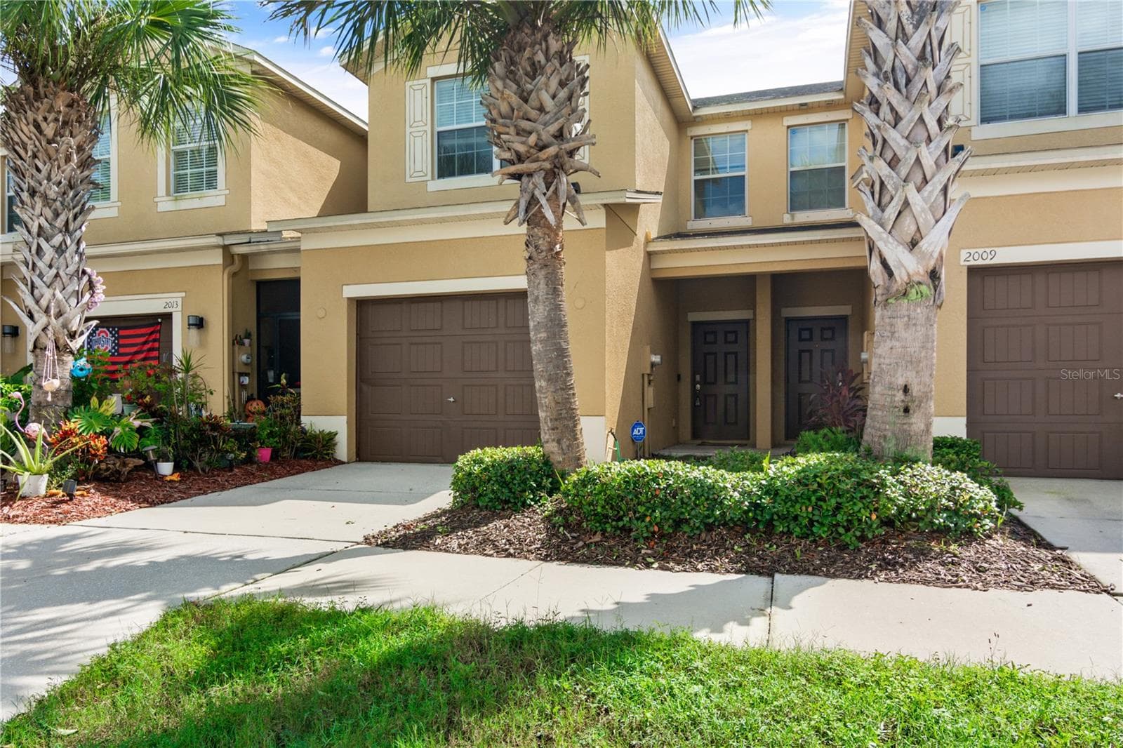 Townhouse at 2011 HAWKS VIEW DR, RUSKIN, photo 2 of 47