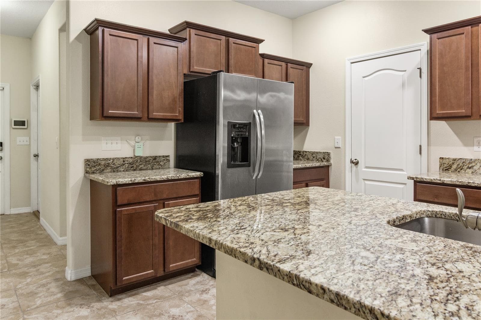 Townhouse at 2011 HAWKS VIEW DR, RUSKIN, photo 7 of 47