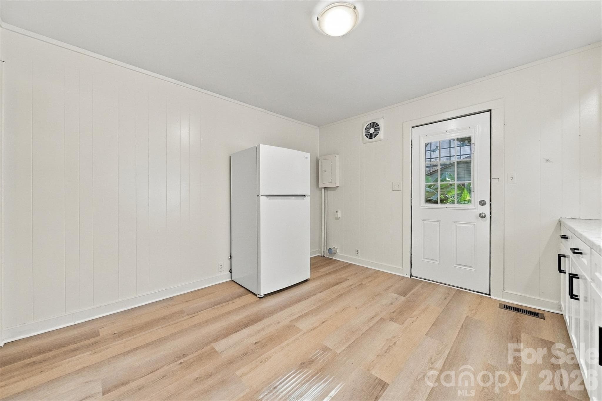 Single Family Residence at 110 Brookside Lane, Morganton, photo 6 of 28