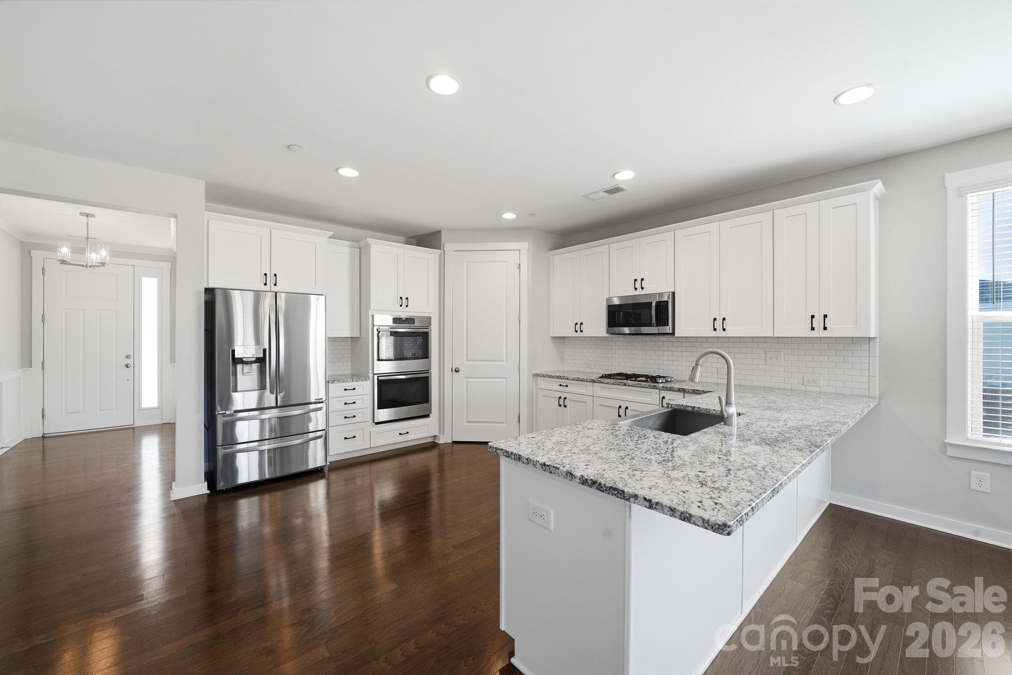 Single Family Residence at 977 NW Bellegray Lane, Concord, photo 5 of 35