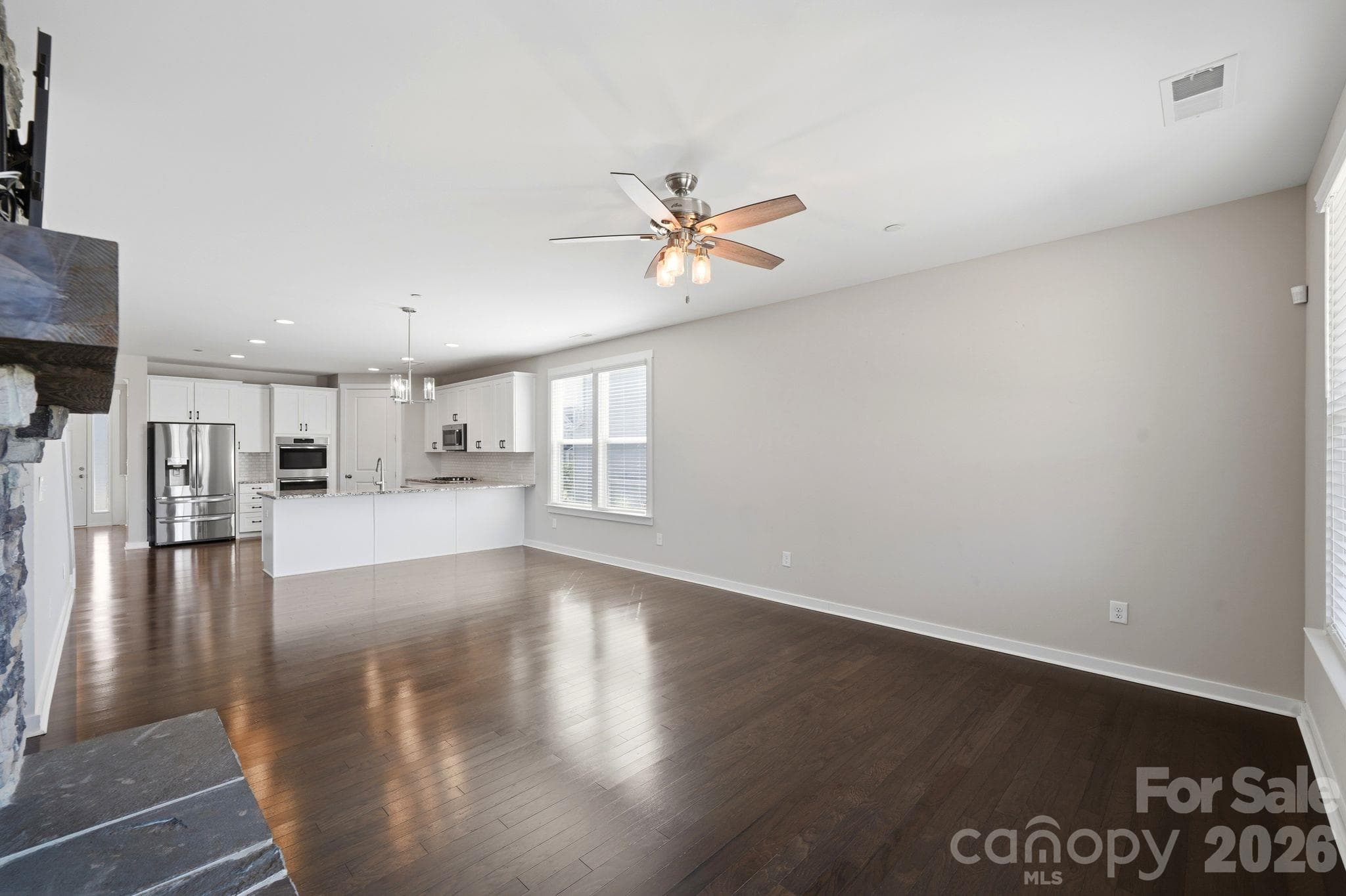 Single Family Residence at 977 NW Bellegray Lane, Concord, photo 11 of 35