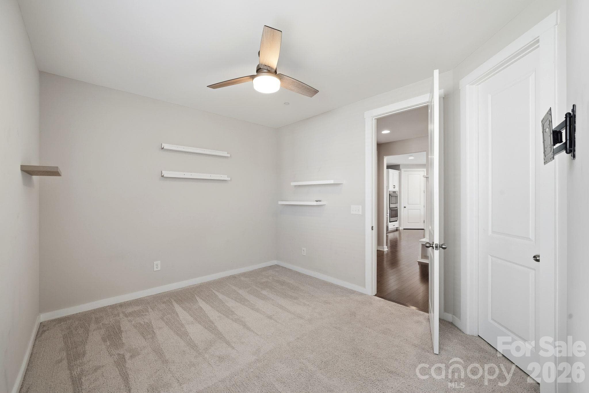 Single Family Residence at 977 NW Bellegray Lane, Concord, photo 25 of 35