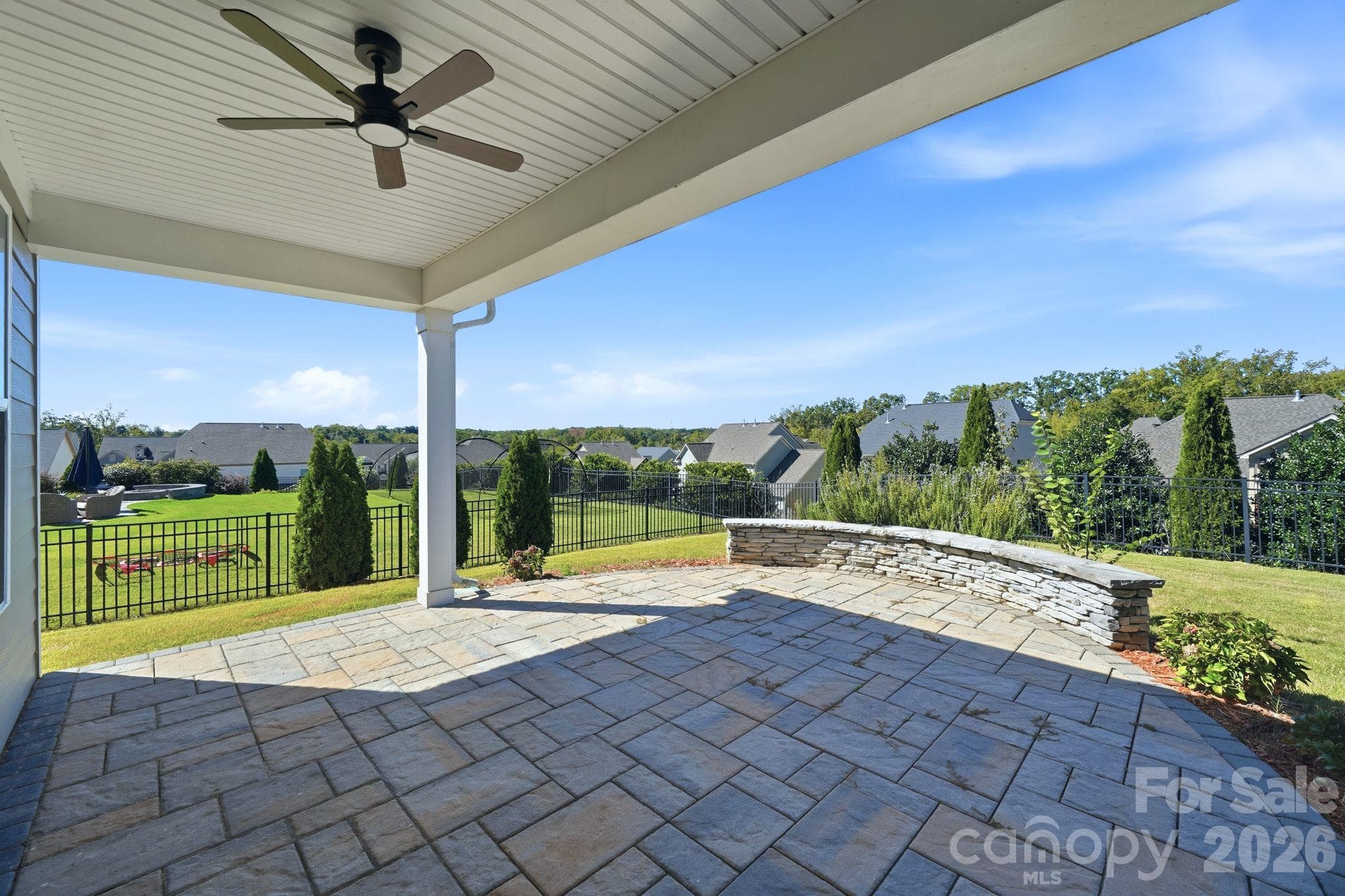 Single Family Residence at 977 NW Bellegray Lane, Concord, photo 32 of 35